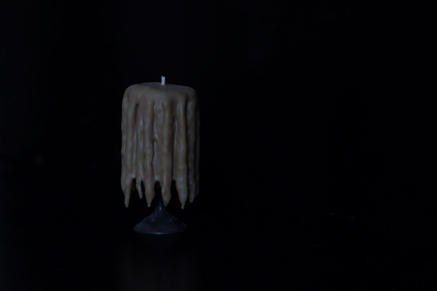 לה למפארה - נר דונג דבורים קטן וקרוע וטפטף