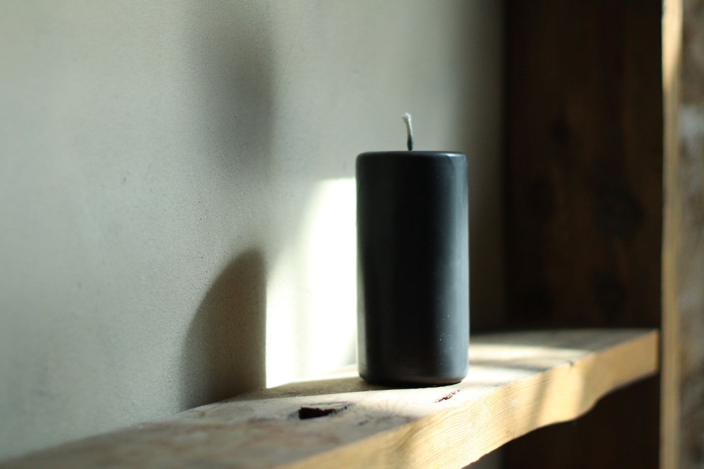 Medium Black Beeswax Candle 15.5x8