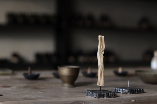 Palo Santo Stand