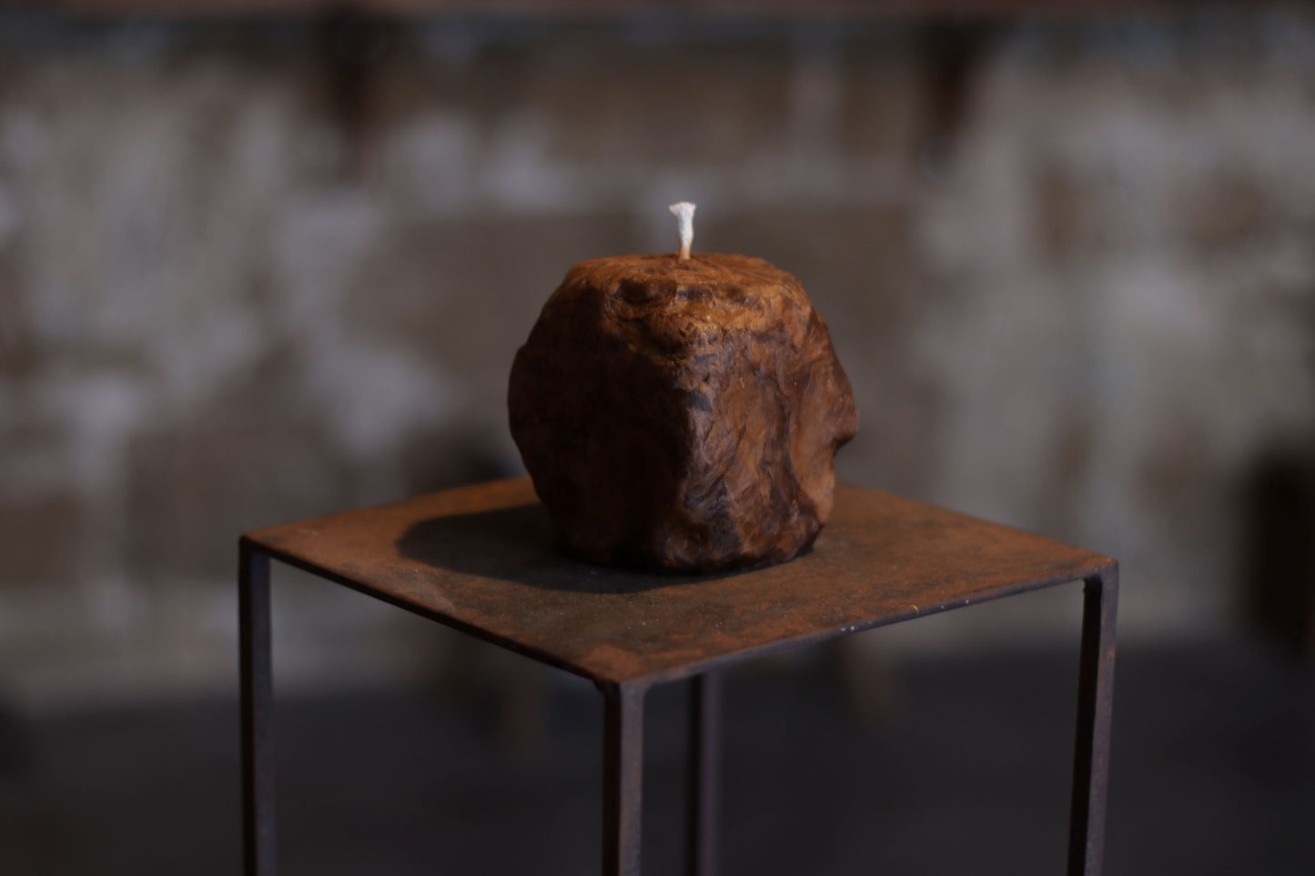 Sculpted & Raw Mud Candle 10 x 11