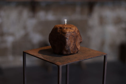 Sculpted & Raw Mud Candle 10 x 11