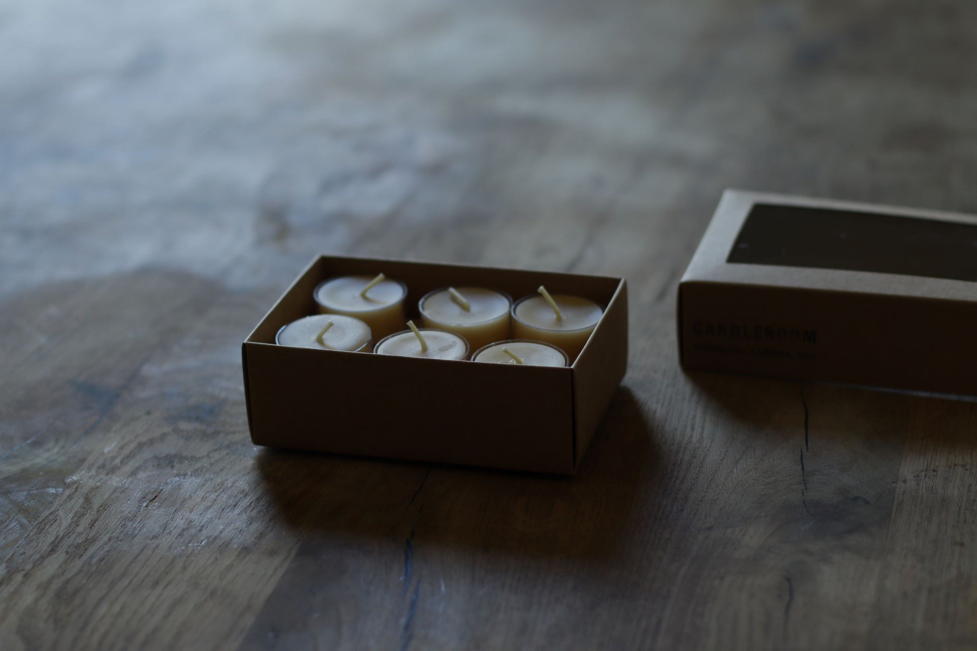 Beeswax tealights 12 pack — 100% pure beeswax, natural honey scent, cotton wick, 4–6 hour burn time, by Candleroom
