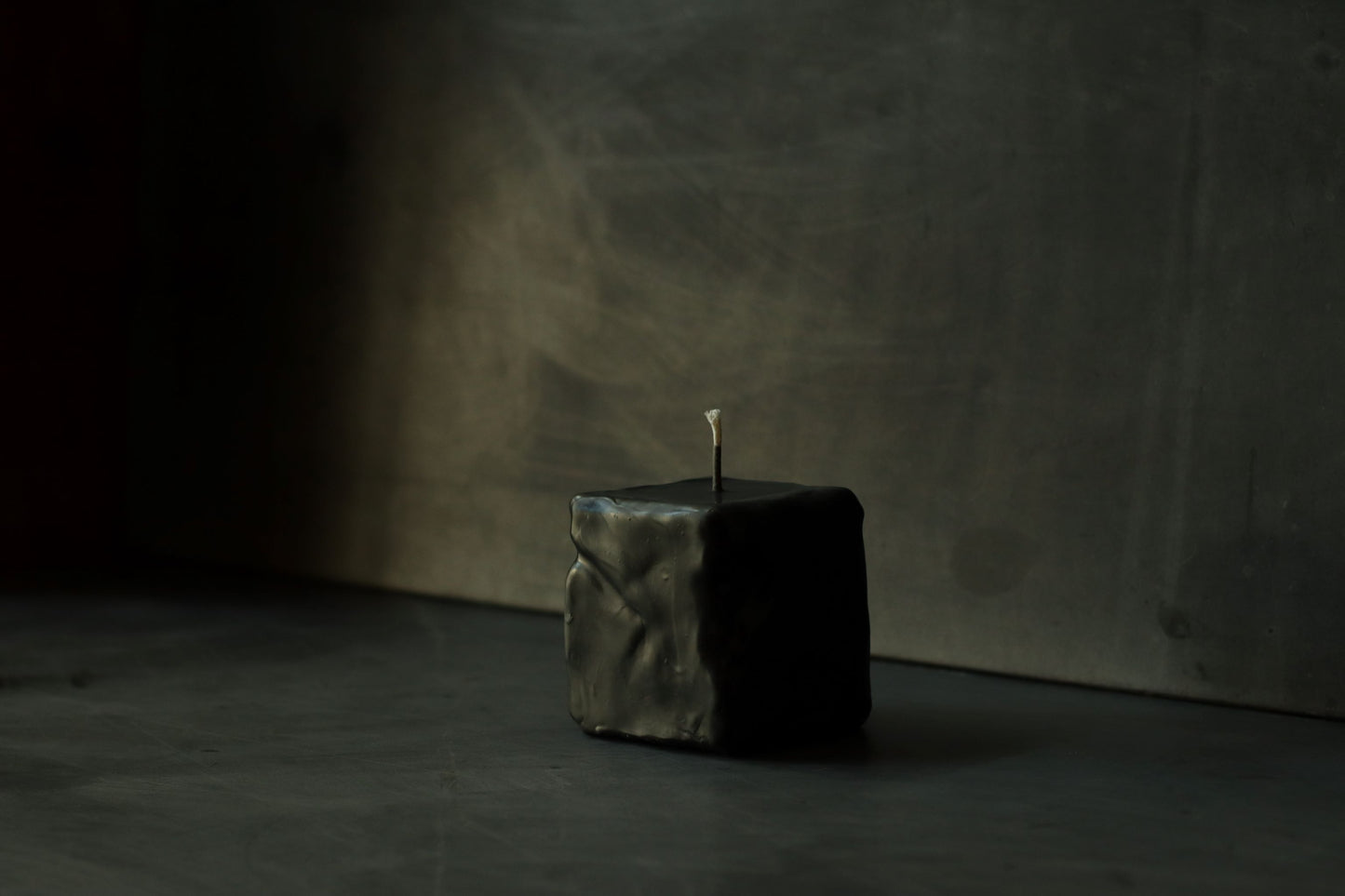 Sculpted Square Black Candle 9 x 11