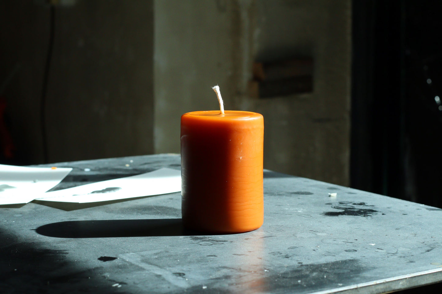 Sculpted Round Burnt Orange Candle 10.5x8