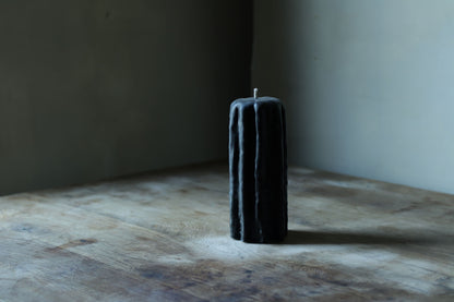 נר גדול מטפטף משעוות דבורים שחורה 23.5x8