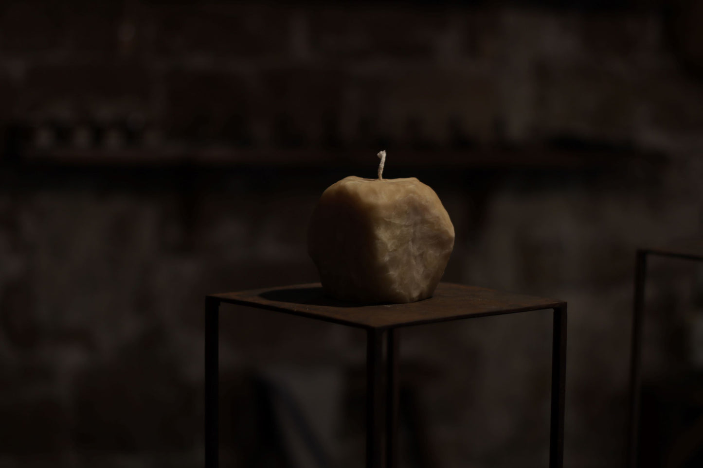 Sculpted & Raw Natural Candle 10 x 11