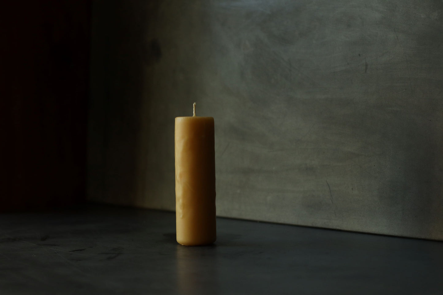 Sculpted Thin Round Candle 4 x 15