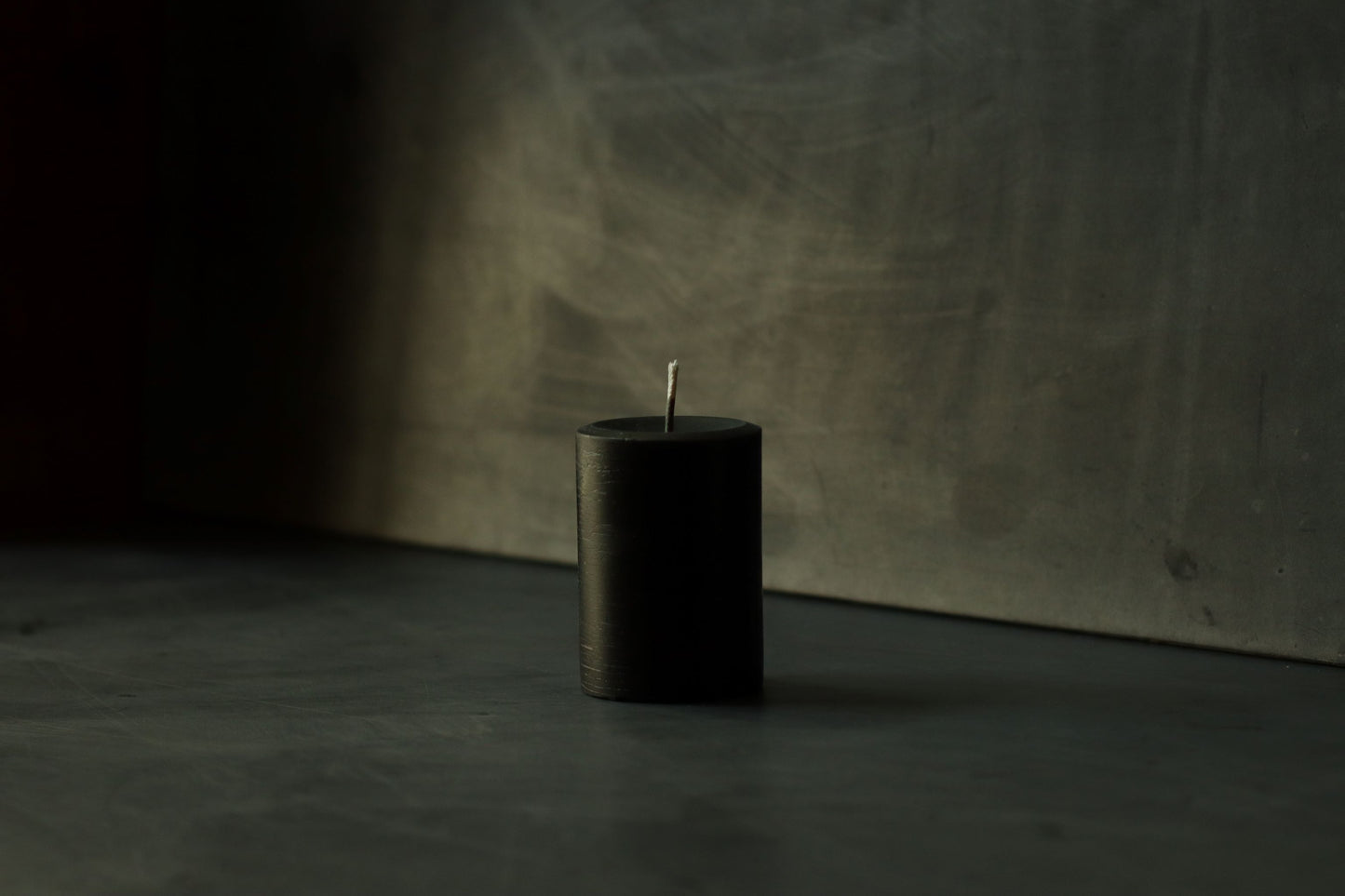 Small Black Beeswax Candle 10.5x8